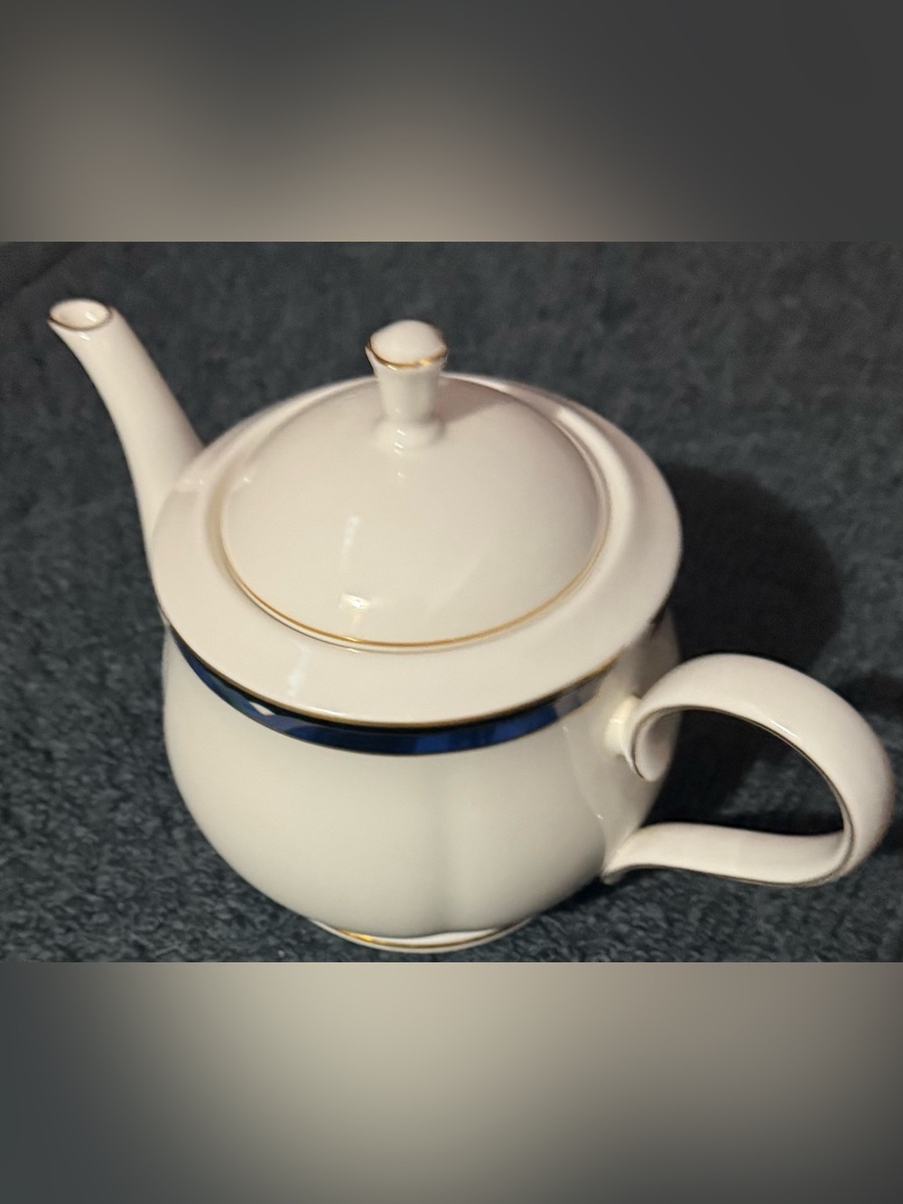 Lenox Royal Kelly Teapot